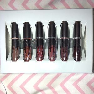 Kylie cosmetic minis